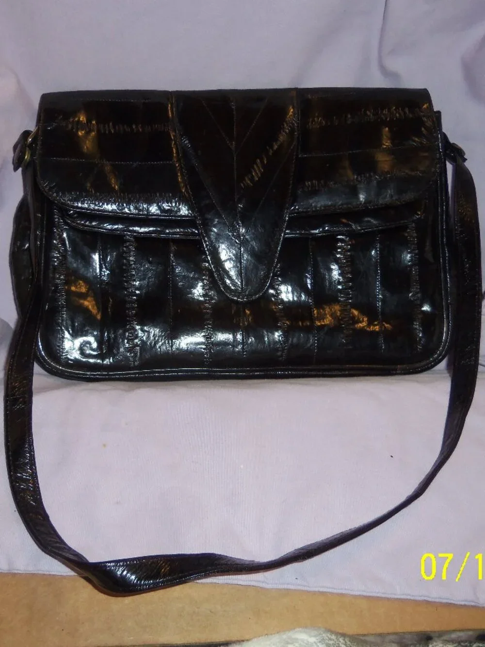 Genuine EEl Black Purse